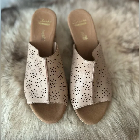 Clark’s wedge slide - Picture 2 of 13